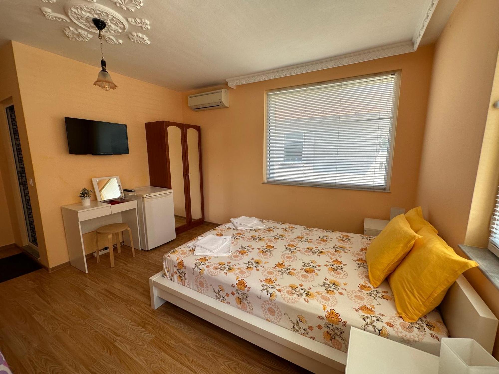 Hedi Sozopol Hotell Exteriör bild